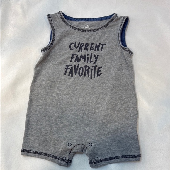 Cat & Jack, Gray Sleeveless Baby Romper Onesie, size 3-6 months, snaps, pre-owne - Picture 4 of 6